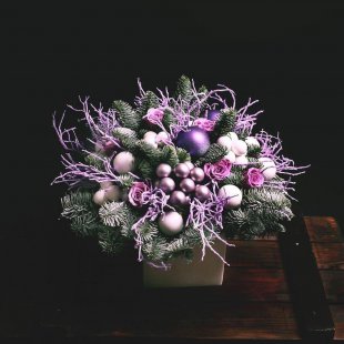 Table Arrangement Purple