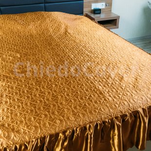 Satin bedspread with skirt