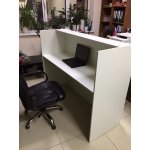 Reception desk straight with wood decor
