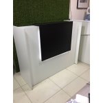 Reception desk straight with wood decor