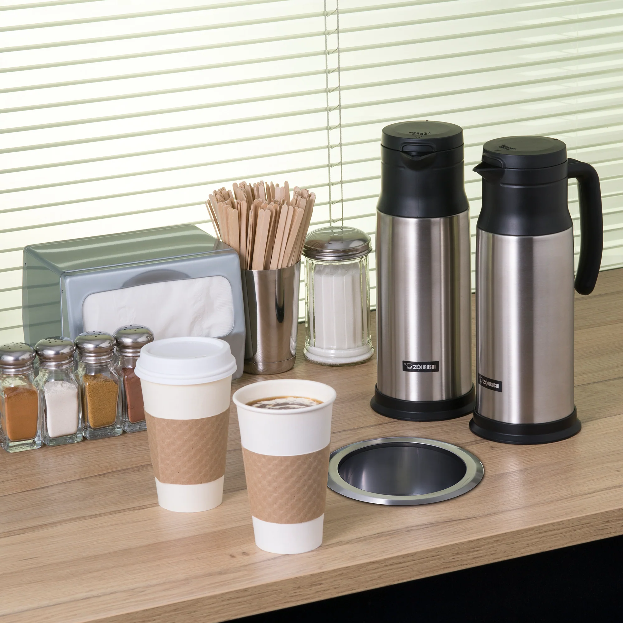 Zojirushi SH-MAE10XA Beverage Server 4.38 Zojirushi SH-MAE10XA Beverage Server 4.38