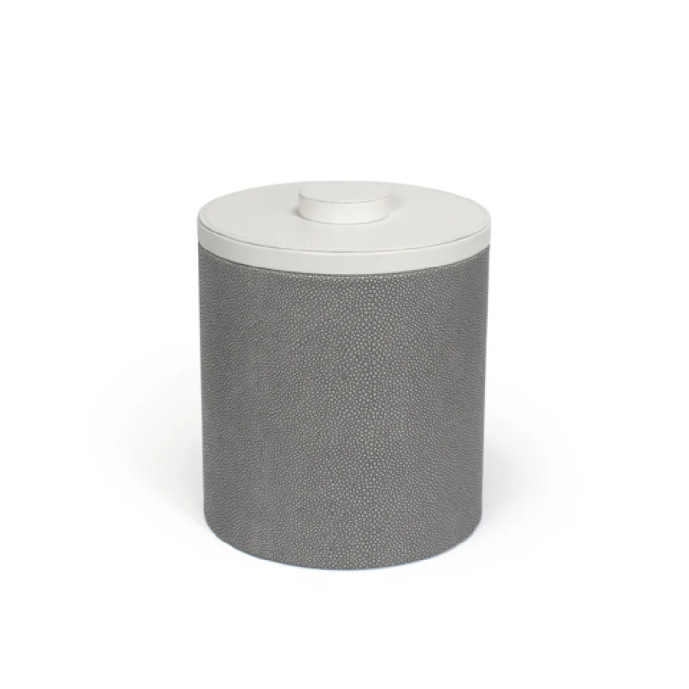 FOH RIB052GYL21 3.5qt Round Belize Ice Bucket Smoke With London White Lid Includes One RIB018GYL21-BTM 3.5qt Round Belize Ice Bucket Base Smoke FOH RIB052GYL21 3.5qt Round Belize Ice Bucket Smoke With London White Lid Includes One RIB018GYL21-BTM 3.5qt Round Belize Ice Bucket Base Smoke