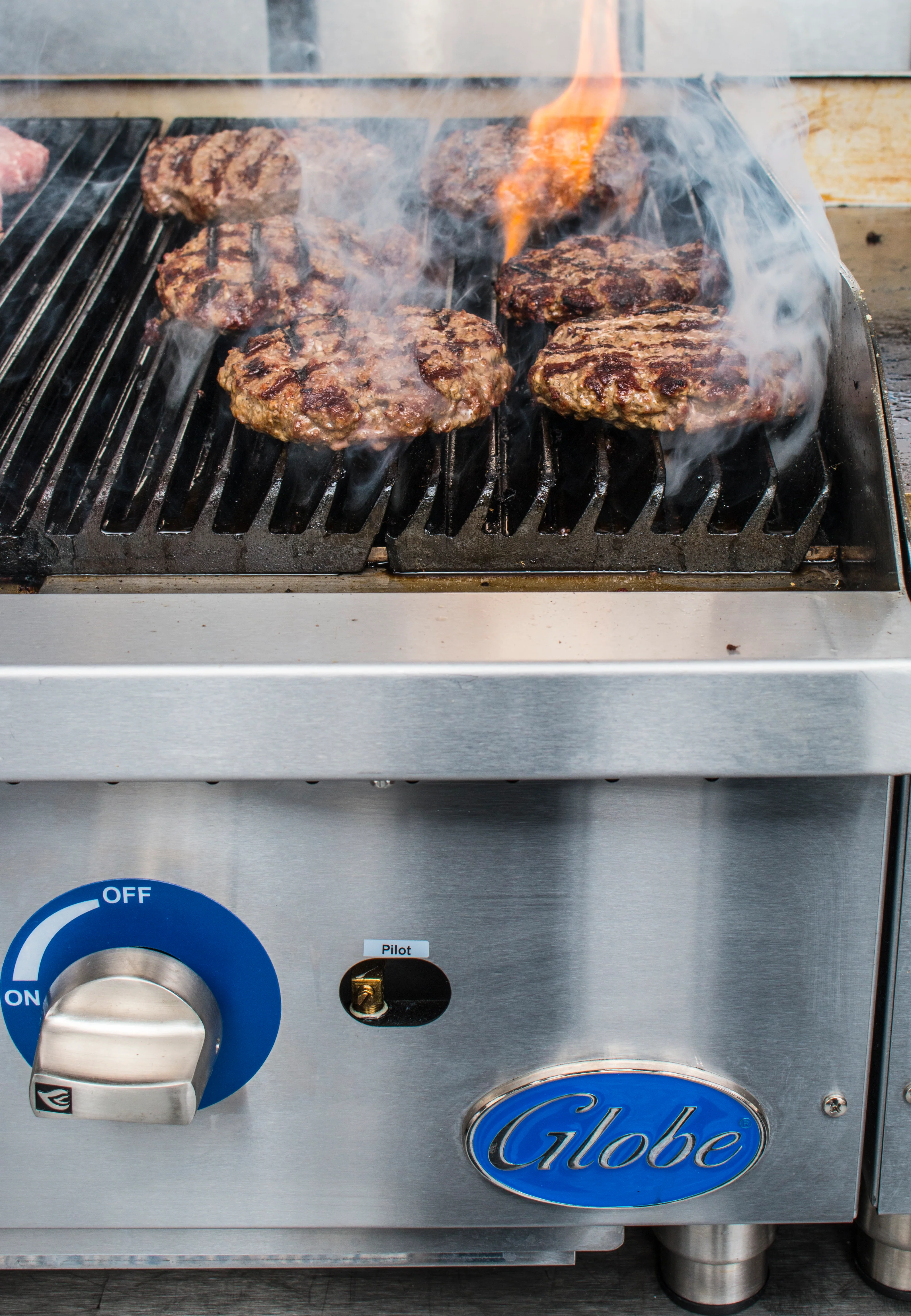 Globe GCB36G-RK 36 Inch Gas Charbroiler Char Rock Countertop 3 Burners 120000 BTU Globe GCB36G-RK 36 Inch Gas Charbroiler Char Rock Countertop 3 Burners 120000 BTU