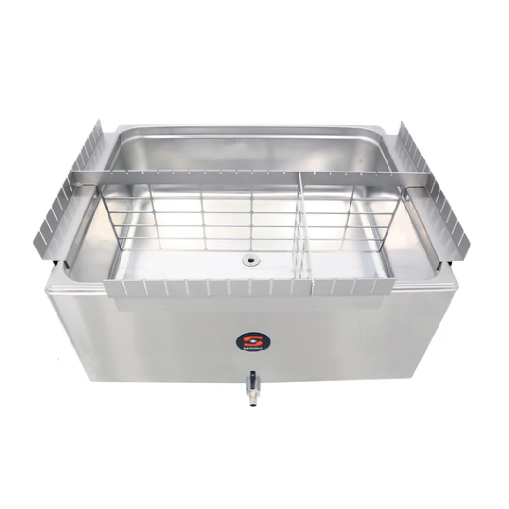 Sammic 1180183 (1180183) Intermediate Tank Divider 1/2 For Use With 14 Gal Tank. Divides Tank Into Separate Compartments To Organize The Tank For Multi-product Use And For FIFO Organization. Spans Front To Back 1/2 Way Through The Tank. Use With Support