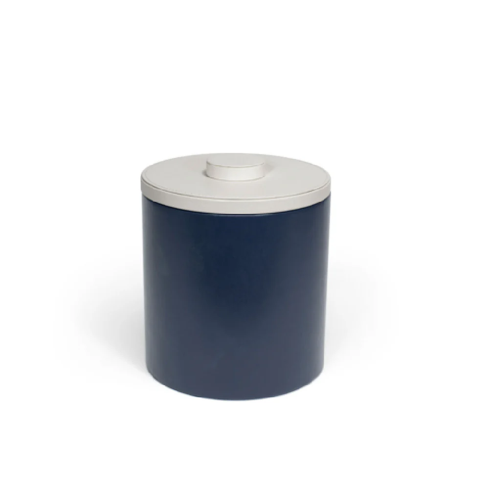 FOH RIB046BLL21 3.5qt Round London Ice Bucket Navy With White Lid Includes One RIB017BLL21-BTM 3.5qt Round London Ice Bucket Base Navy FOH RIB046BLL21 3.5qt Round London Ice Bucket Navy With White Lid Includes One RIB017BLL21-BTM 3.5qt Round London Ice Bucket Base Navy