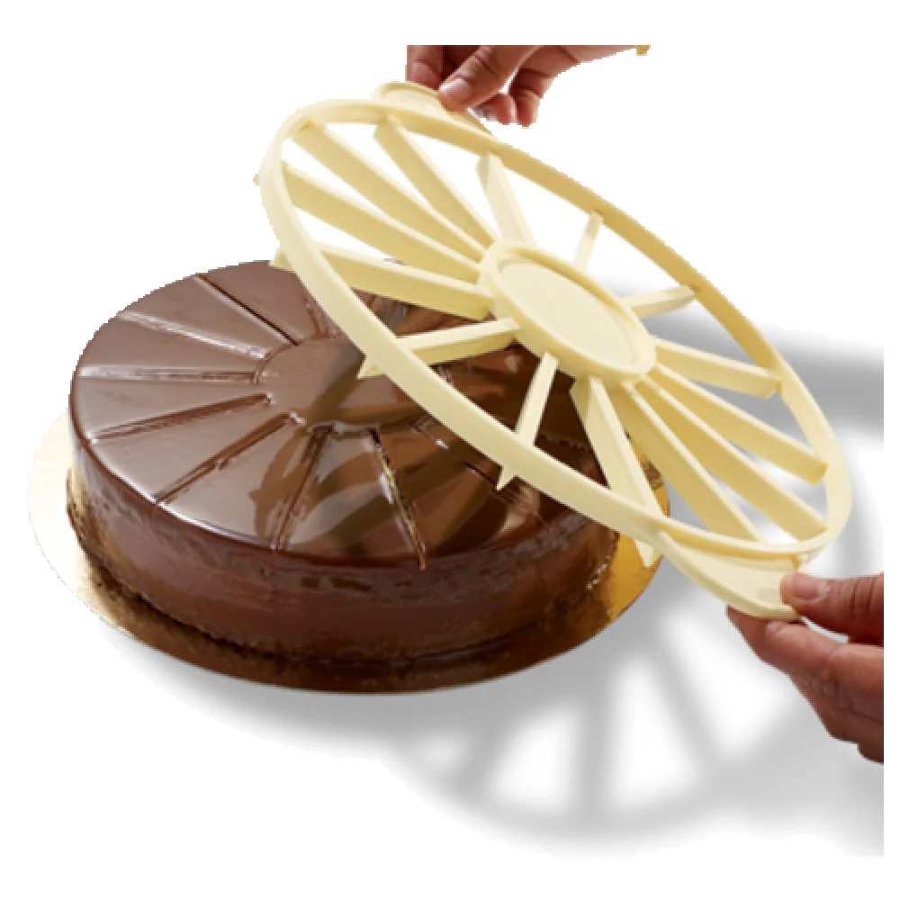Matfer 154051 10-1/2 Inch Dia Pie Marker 14 Portions Plastic