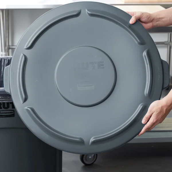 Rubbermaid® FG265400GRAY BRUTE 55 Gallon Gray Round Trash Can Lid