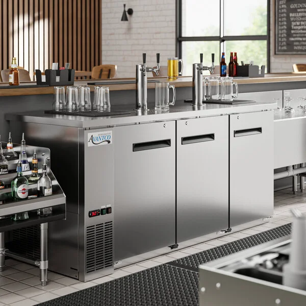 Avantco UDD-378-HC-S Stainless Steel Kegerator / Beer Dispenser with 2 Double Tap Towers - (3) 1/2 Keg Capacity