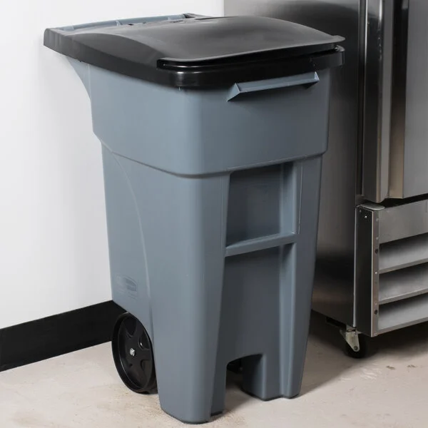 Rubbermaid® 1971941 32 Gallon Gray Wheeled Rectangular Trash Can with Lid