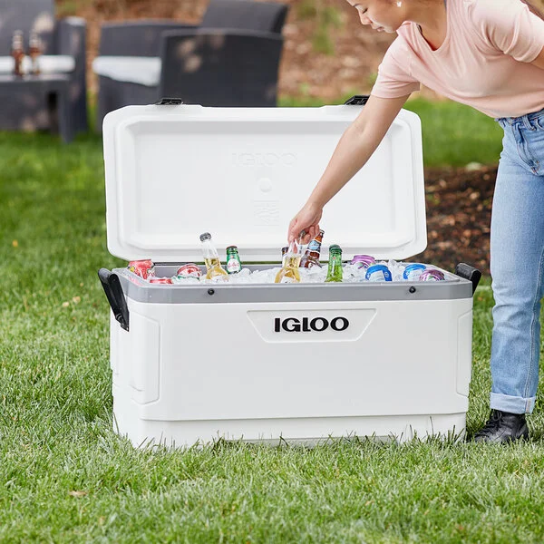 Igloo 49548 Marine Ultra 100 Qt. White Cooler with Comfort Grip Handles Igloo 49548 Marine Ultra 100 Qt. White Cooler with Comfort Grip Handles
