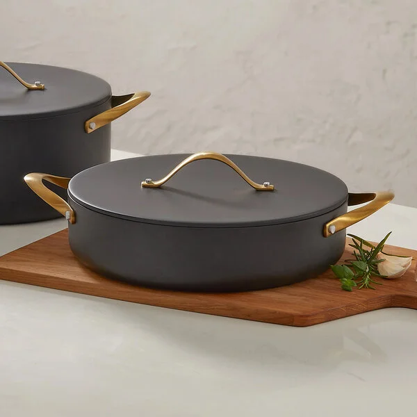 Spring USA Ambassador 4 Qt. Black Round Induction-Ready Chafer Casserole Pan with Cover 8756-8-28 Spring USA Ambassador 4 Qt. Black Round Induction-Ready Chafer Casserole Pan with Cover 8756-8-28