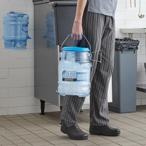 San Jamar Shorty Saf-T-Ice 5 Gallon Polycarbonate Ice Tote with Lid and Hanging Bracket San Jamar Shorty Saf-T-Ice 5 Gallon Polycarbonate Ice Tote with Lid and Hanging Bracket