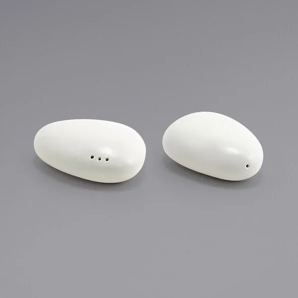 Front of the House Tides 1.5 oz. Semi-Matte Scallop Porcelain Salt and Pepper Shaker Set - 12/Case Front of the House Tides 1.5 oz. Semi-Matte Scallop Porcelain Salt and Pepper Shaker Set - 12/Case
