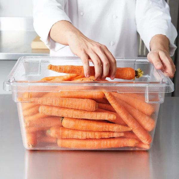 Rubbermaid® FG330400CLR Clear Polycarbonate Food Storage Box - 18 Rubbermaid® FG330400CLR Clear Polycarbonate Food Storage Box - 18