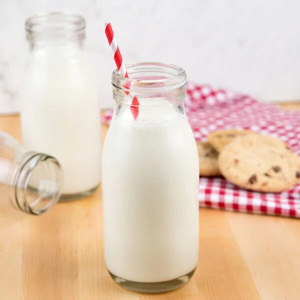 American Metalcraft 16 oz. Glass Milk Bottle - 24/Case