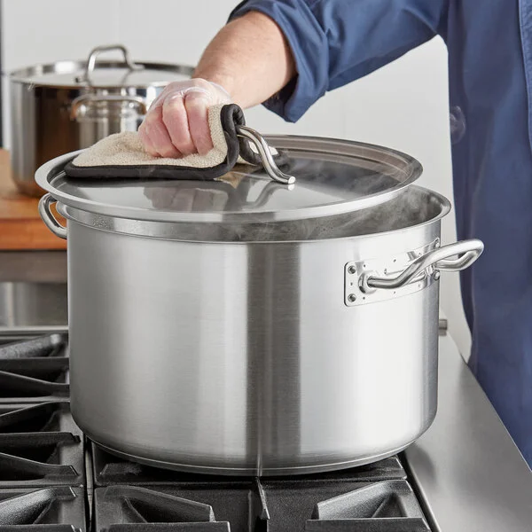 Vigor SS1 Series 22 Qt. Stainless Steel Aluminum-Clad Sauce Pot with Cover Vigor SS1 Series 22 Qt. Stainless Steel Aluminum-Clad Sauce Pot with Cover