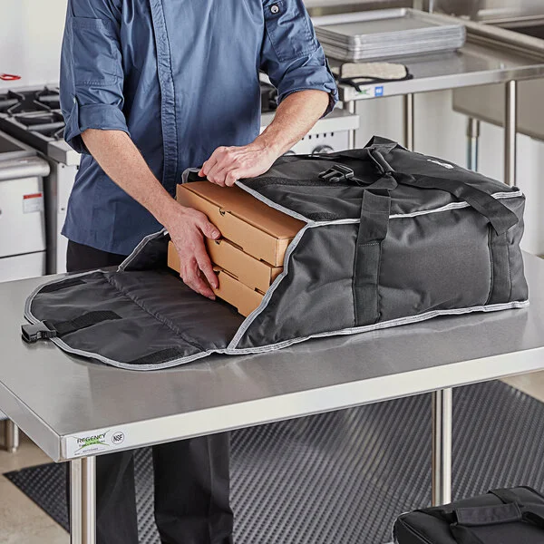Vollrath VPB118 1-Series Insulated Pizza Delivery Bag, 19 Vollrath VPB118 1-Series Insulated Pizza Delivery Bag, 19