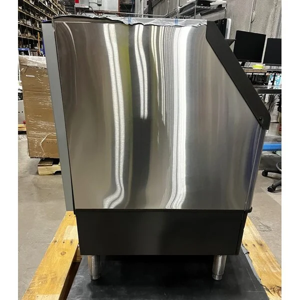Scratch and Dent Manitowoc UDP0310A-161B NEO 30 Scratch and Dent Manitowoc UDP0310A-161B NEO 30