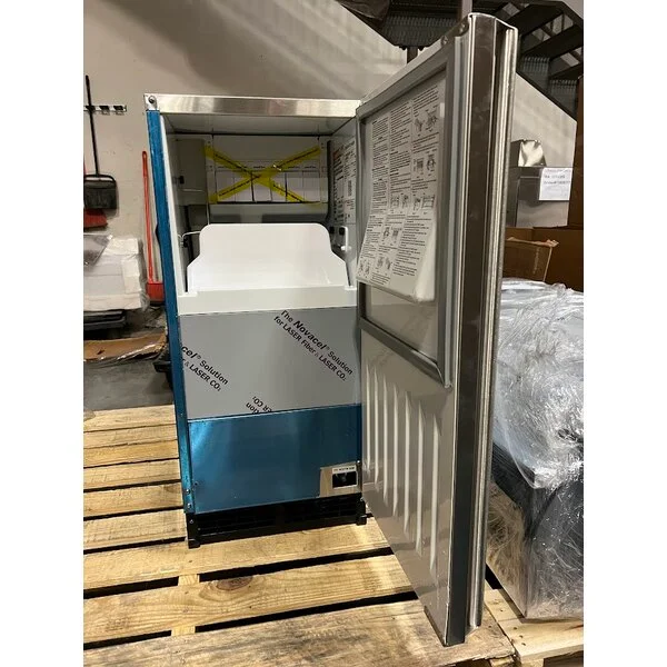 Scratch and Dent Hoshizaki AM-50BAK 14 7/8 Scratch and Dent Hoshizaki AM-50BAK 14 7/8