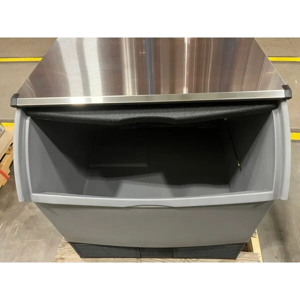 Scratch and Dent Ice-O-Matic CIMU300HA90 30 3/8 Scratch and Dent Ice-O-Matic CIMU300HA90 30 3/8